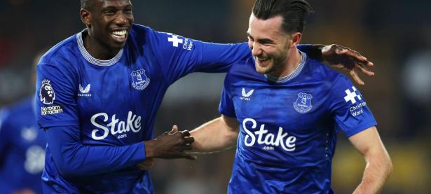 乐鱼体育直播-埃弗顿力保不败，主场坚守短兵相接的简单介绍