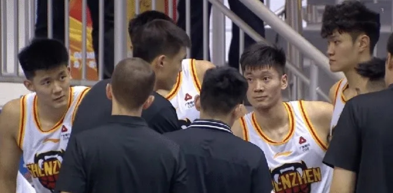 包含大比分胜利震惊全场，实力碾压对手的词条