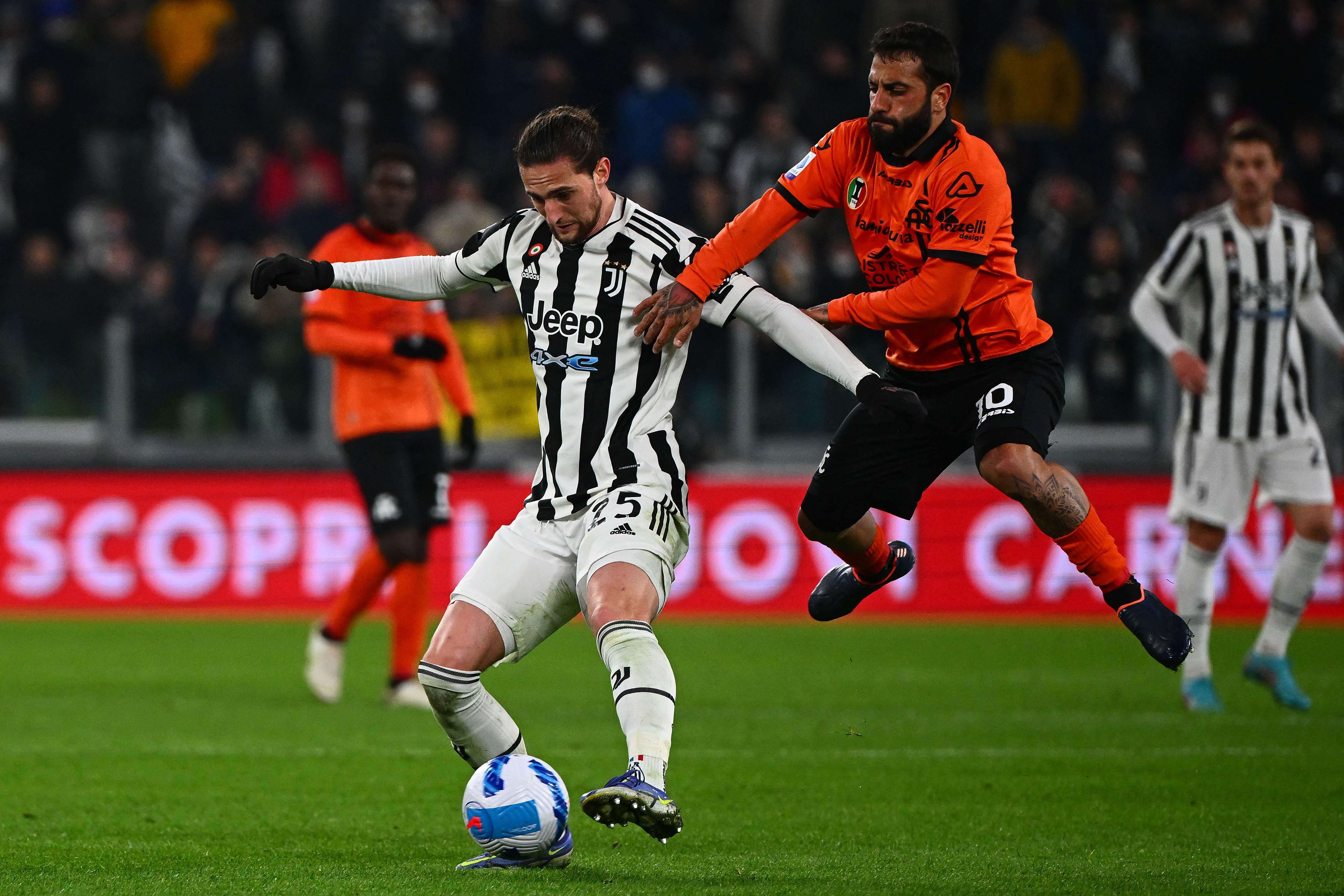 意甲比赛引发热议，球迷情绪高涨