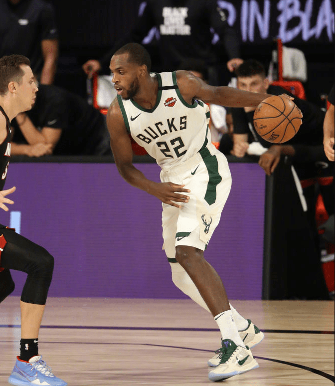 包含MVP候选人再度狂砍三十加分，领队赢球的词条