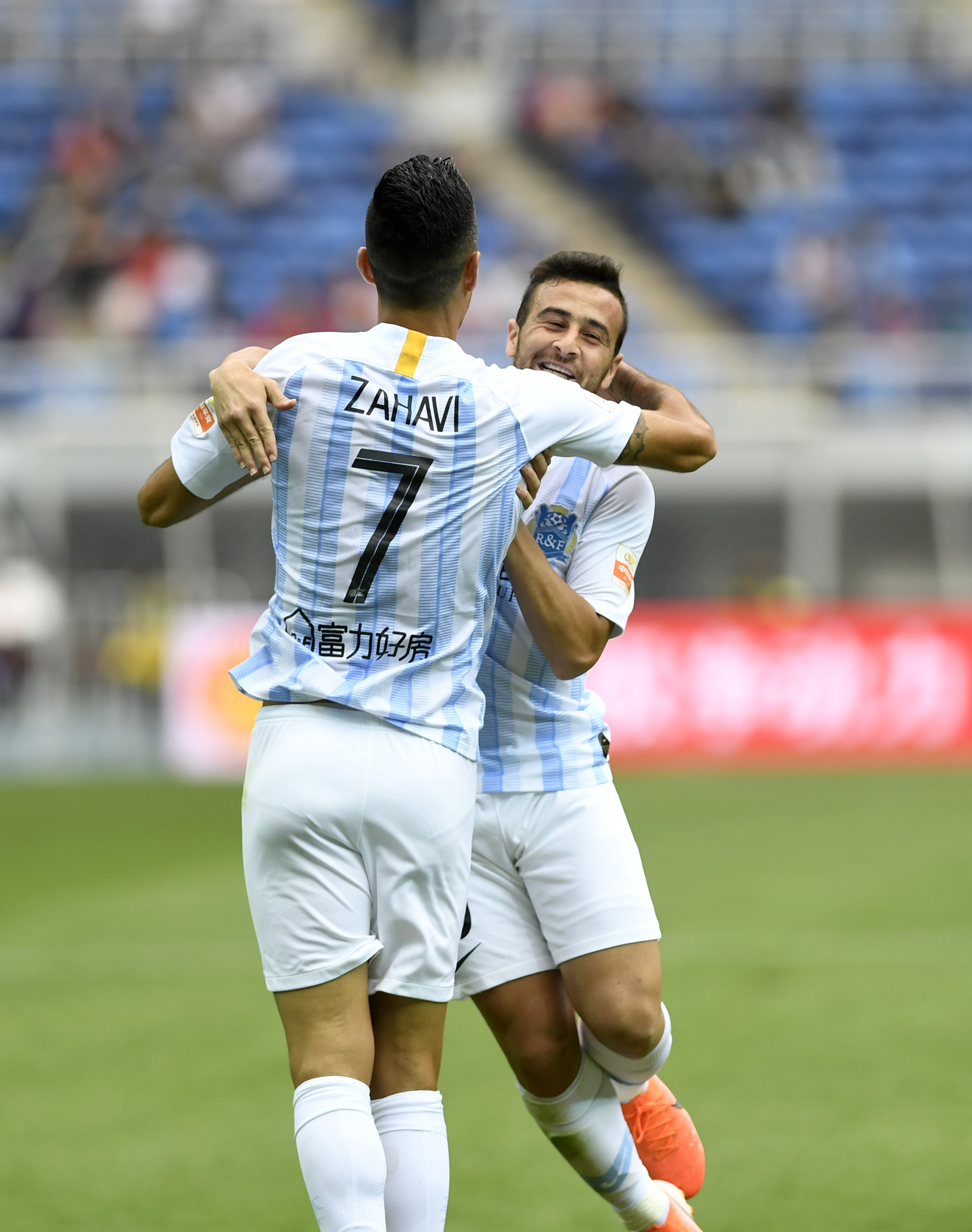 天津天海客场大胜大连一方，全面进军积分榜前列