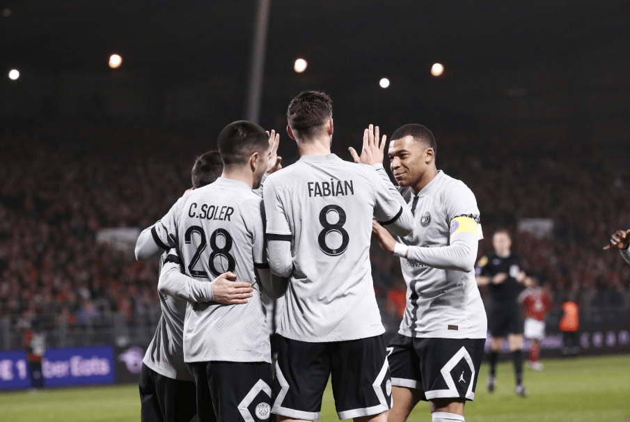 关于布雷斯特主场击败南锡，取得宝贵三分的信息