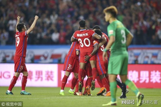 河北华夏幸福客场遭遇重庆斯威逆转，落后积分榜的简单介绍