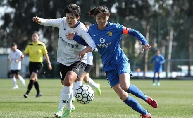 包含丹麦女足击败瑞典，锁定欧洲锦标赛的第二轮资格的词条