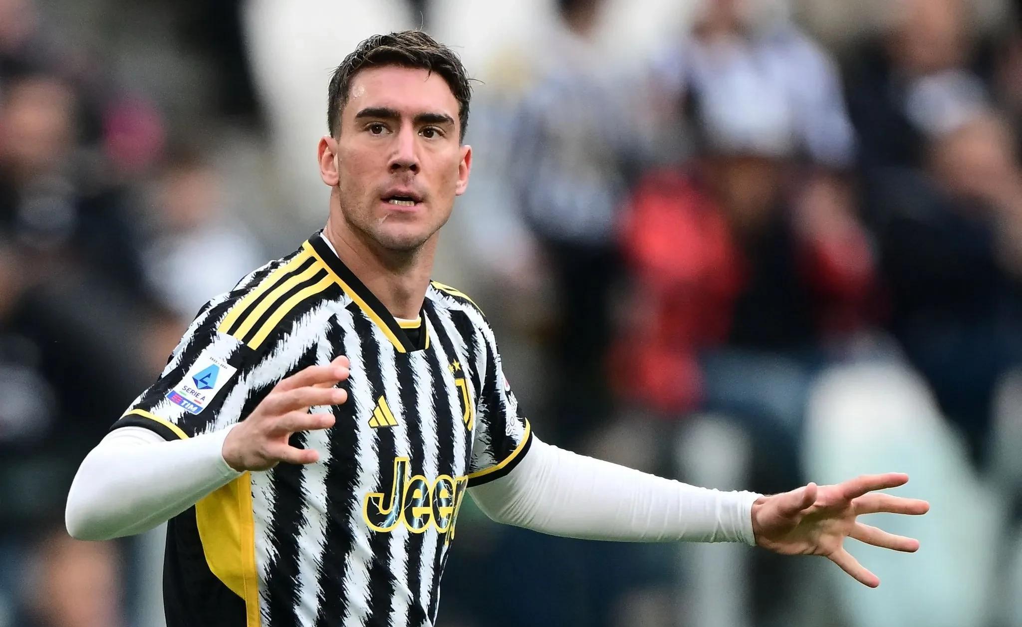 包含AC米兰门将表现不佳，球迷怒批主帅决定换将！的词条