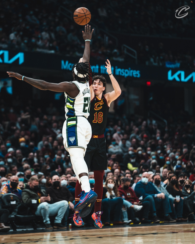 雄鹿横扫骑士保持不败 雄鹿横扫骑士保持不败