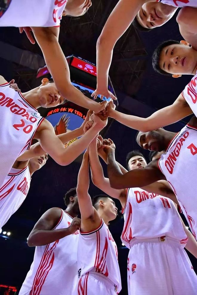 地区争霸：重庆队和青岛队交锋的简单介绍