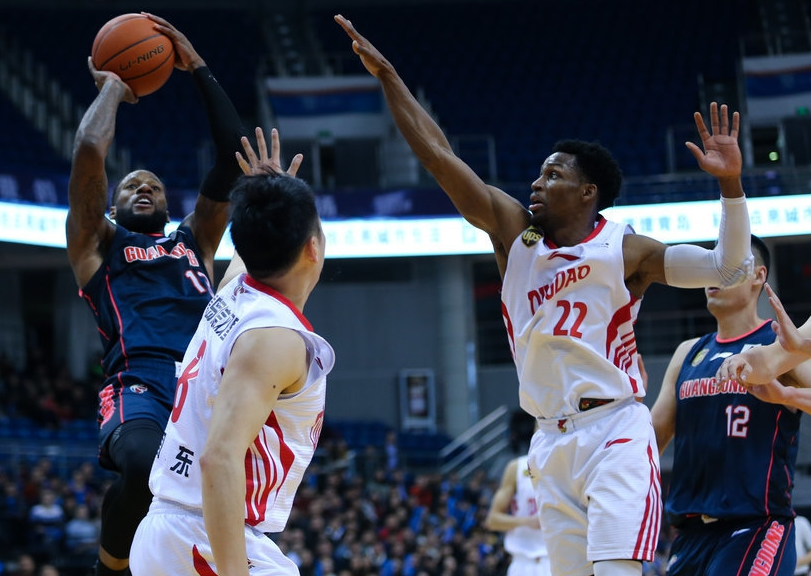 地区争霸：重庆队和青岛队交锋的简单介绍