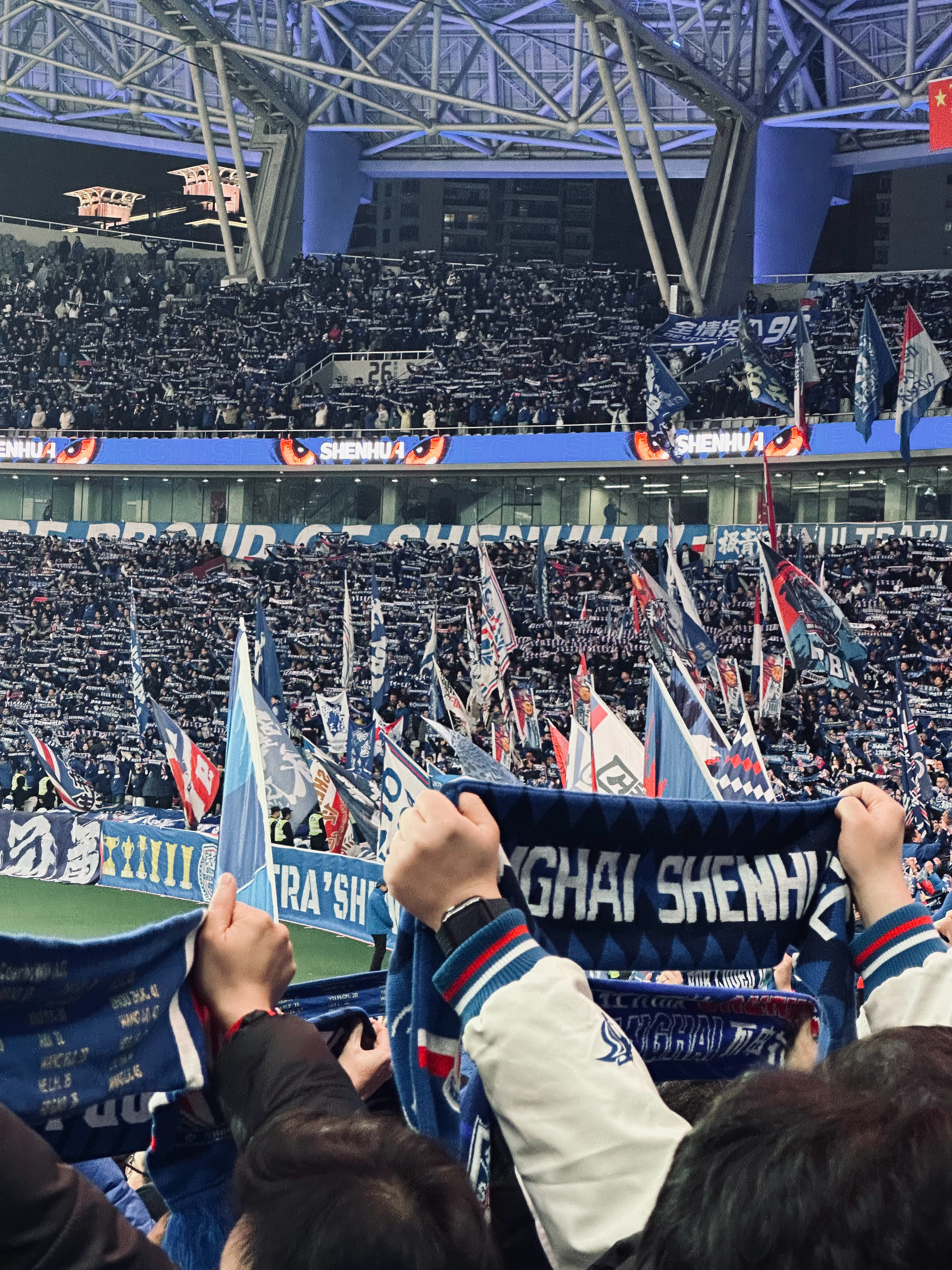 一场关键比赛中，球队在最后时刻完成绝杀，取得惊险胜利的简单介绍