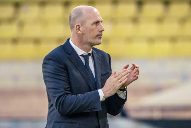 摩纳哥退步，主帅被疑不力管理球队